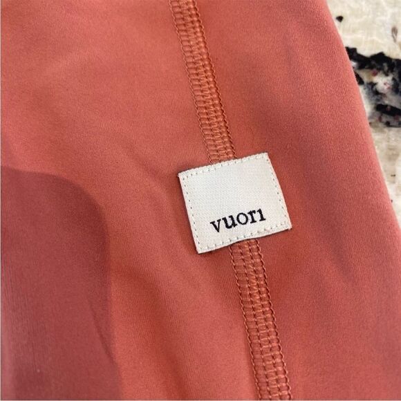 Vuori Daily Legging Size XS - Picture 6 of 10